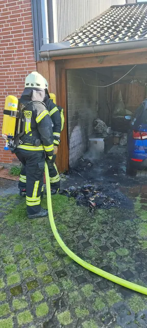 Die Feuerwehr bekam den Brand schnell unter Kontrolle | Foto: Frank Höper /FF Apensen