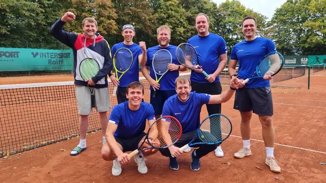 1. Herren, stehend von links, hinten: Lars Rieger, Maximilian Kahrs, Daniel Staib, Stefan Schell, Malte Schilling. Vorne von links: Mats Meyer, Mats Börger