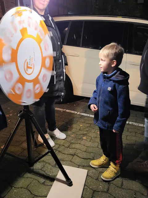 Auch das Glücksrad ist in diesem Jahr wieder dabei, im letzten Jahr freute sich Theo über eine kleine Überraschung | Foto: sh