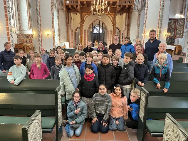 Die jungen Teilnehmerinnen und Teilnehmer der Grundschule am Rotkäppchenweg Buxtehude | Foto: Susann Grünert /Michaelisklosters Hildesheim