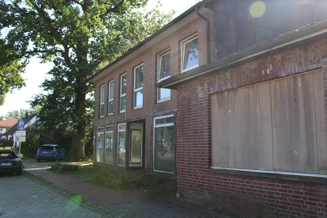 Stand seit Jahren leer: die ehemalige Molkerei in der Lüllauer Straße | Foto: pöp