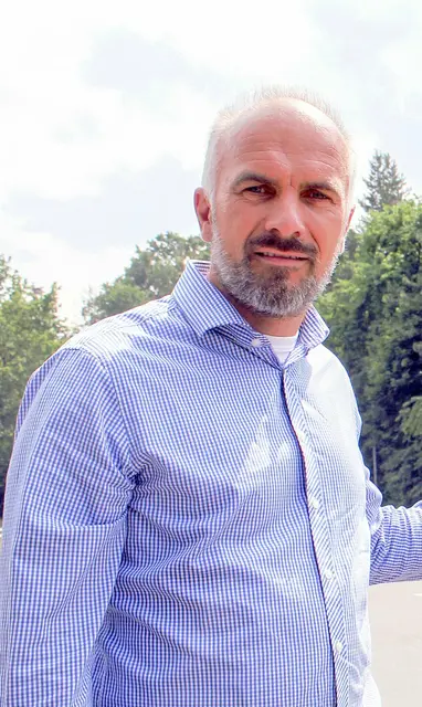 Michael Lemke, ehemaliger Ratsherr und Bürgermeisterkandidat für die Grünen, spricht sich zum Thema Grundschulen aus | Foto: S. Laudien