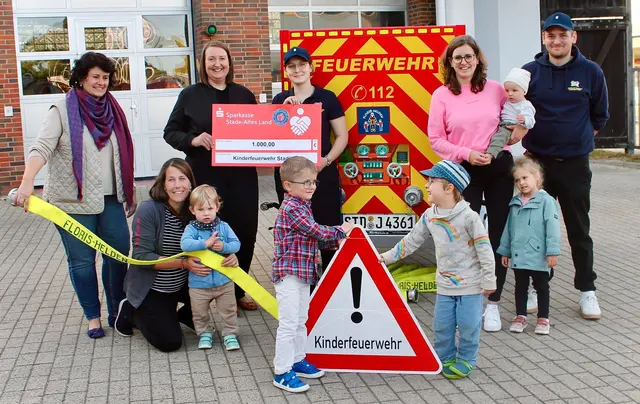 Die Kinderfeuerwehr „Floris Helden“ durfte sich kürzlich über eine Spende in Höhe von 1.000 Euro freuen | Foto: LC 59 Stade
