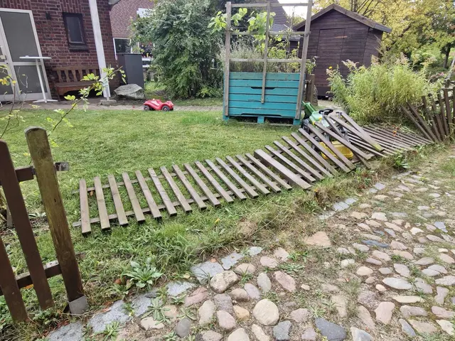 Unter anderem wurde der Zaun beschädigt | Foto: Polizei