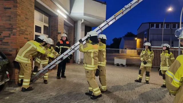 Praktische Übung Leitern | Foto: Feuerwehr