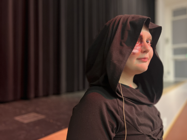 Schaurig-schön: Der Tod und seine Gehilfen sorgten in der Tostedter Inszenierung für besondere Spannung und überraschend humorvolle Momente. | Foto: Tina Lüecke
