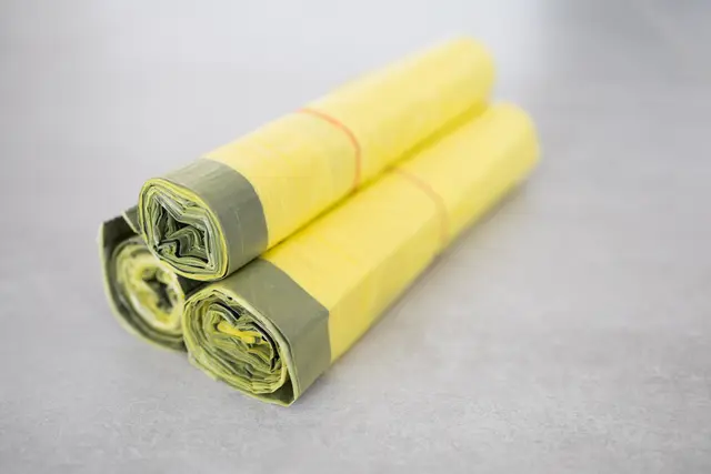 Chaos um die Abholung der Gelben Säcke in Buxtehude | Foto: AdobeStock / Christian Schwier