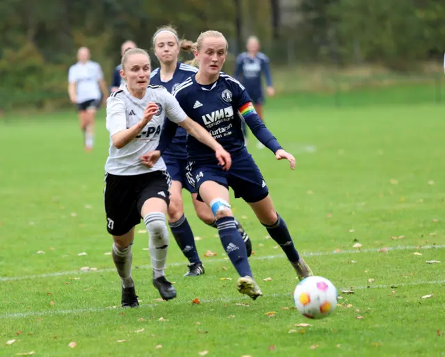 Packender Zweikampf zwischen Mirjam Reißer (li., Jesteburg) und der TSG-Kapitänin Thea Fels