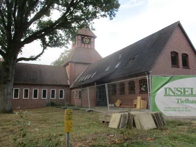 Im Oktober 2023 wurde der Teilabriss vorbereitet | Foto: Kreuzkirchengemeinde Sprötze