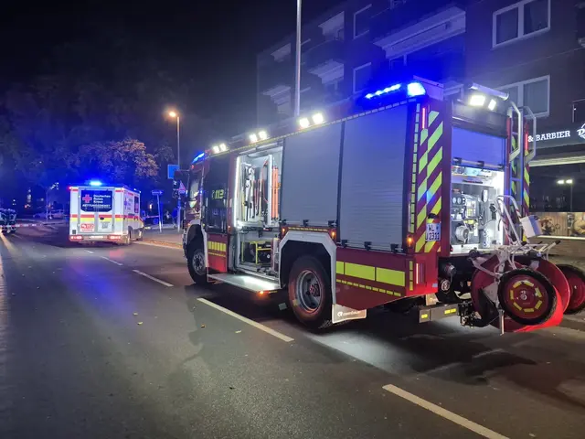 Die Feuerwehren räumten ein Geschäft in der Bremer Straße, in dem ein Unbekannter eine stark riechende Flüssigkeit verteilt hatte | Foto: Freiwillige Feuerwehr der Stadt Buchholz.