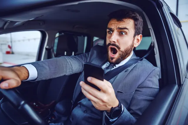 Handy am Steuer - einer der Hauptursachen für Verkehrsunfälle | Foto: Dusan Petkovic/Adobe Stock