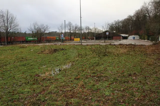 Auf dieser Fläche am Aldi-Markt soll u.a. die neue Kita entstehen | Foto: os