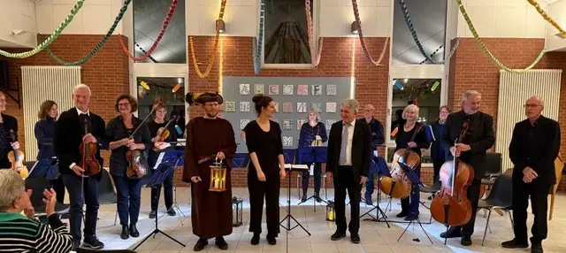 Das Albis Kammerorchester begeisterte in der Aula Maschen mit seinem Programm „Notturno – Nachtstücke und Serenaden“ | Foto: Katrin Lembke-Schlaaff