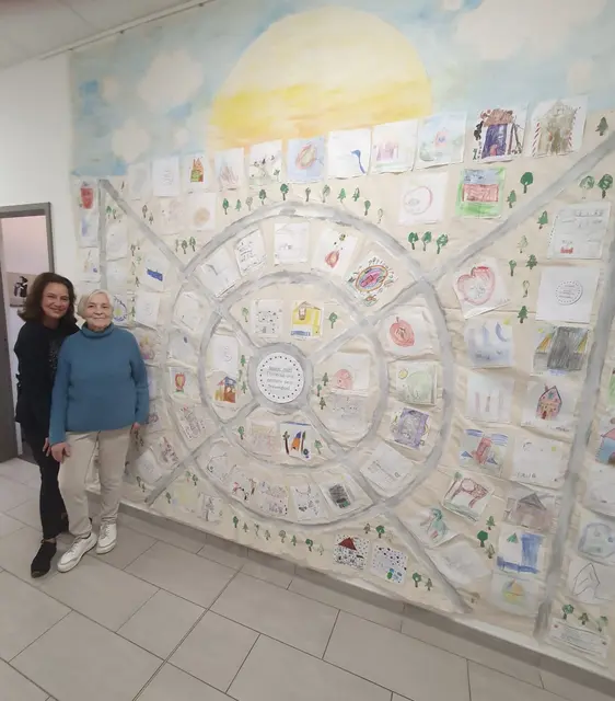 Ausstellung im Rathaus, vl Susanne Bartz und Erika Gliese  | Foto: Gemeinde Rosengarten