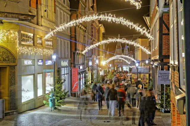 Stimmungsvoll beleuchtete Stader Altstadt | Foto: Martin Elsen