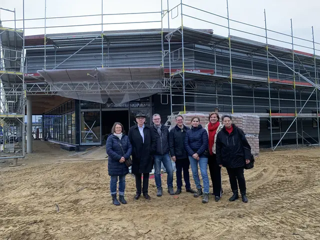 Die SPD Jesteburg besah sich die Lage vor Ort (v.l.): Carola von der Lieth, Hans-Jürgen Börner, Volker Knubbe, Marcel du Moulin, Elke Feldhaus, Angelika Schiro und Cornelia Ziegert | Foto: SPD