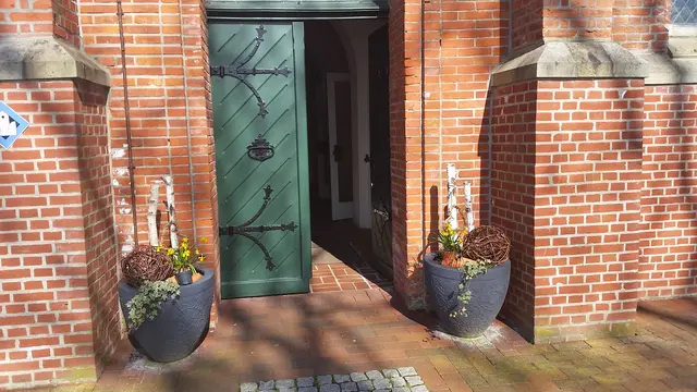 Die Tür der Kirche ist für alle Interessierten geöffnet | Foto: Kirchengemeinde Ahlerstedt