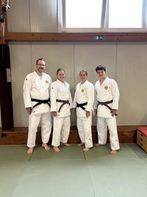 Startklar für die Kata-Weltmeisterschaften (v. li.): Martin Etter, Jette Buchholz, Carolin Charina Jeromin und Laurenz Degener vom HSV Stöckte | Foto: Jeromin