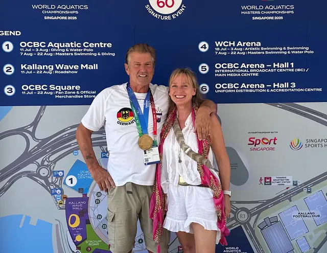 Weltmeister Rüdiger Asche mit Lebenspartnerin Dr. Natascha Schiller-Blindow, Tierärztin aus Neu Wulmstorf, die in Singapur als treuer Fan am Beckenrand stand | Foto: privat