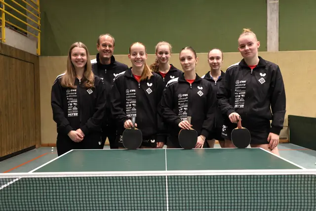 Das neu formierte Bundesligateam des MTV mit (v. li.): Trainerin Sofie Boguslavska, Manager Michael Bannehr, Lena Gottschlich, Elisa Meyer, Dominika Wiltschkova, Darya Kisel und Marija Mikalauskyte | Foto: cc