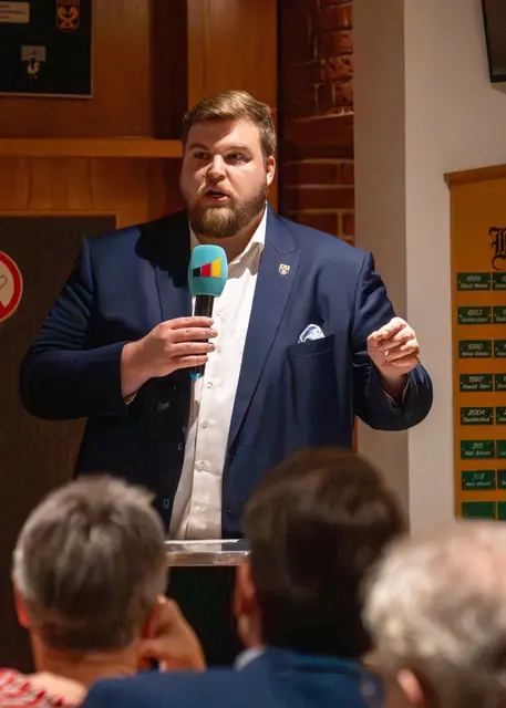 Während seiner Bewerbungsrede: Bürgermeisterkandidat Jannik Stuhr | Foto: CDU Stelle