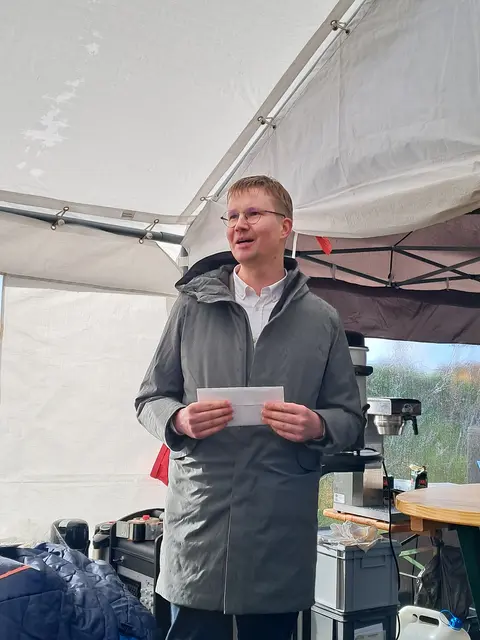Der stellvertretende Landrat des Landkreises Lüneburg Moritz Meister kam ebenfalls zur Eröffnung | Foto: Anika Werner