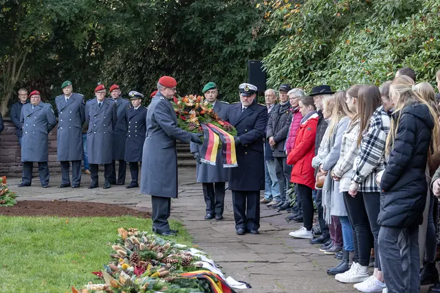 Kranzniederlegung anlässlich des Volkstrauertages | Foto: Landkreis Stade/Christian C. Schmidt