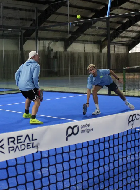 Action auf dem blauen Platz: Emil Obermüller und Dado Dietel im Doppel | Foto: pöp