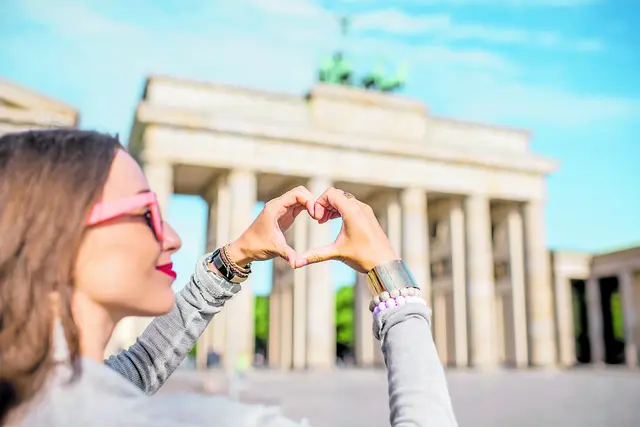 Am morgigen 9. November sollte sich jeder bewusst machen, wie wichtig und zugleich fragil Demokratie ist | Foto: AdobeStock / rh2010