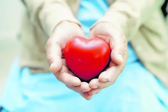 In Gesundheitsberufen Tätige brauchen Empathie, aber auch professionellen Abstand | Foto: AdobeStock / manassanant