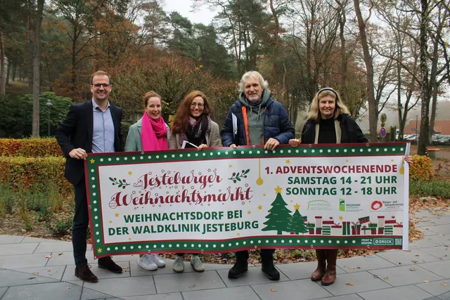 Ein Teil des Orga-Teams vor der Klinik: Nils Aldag (v. li.), Susi Tonsfeldt, Ilona Lerps, Bernd Jost und Ulrike Hanky-Mehner | Foto: pöp