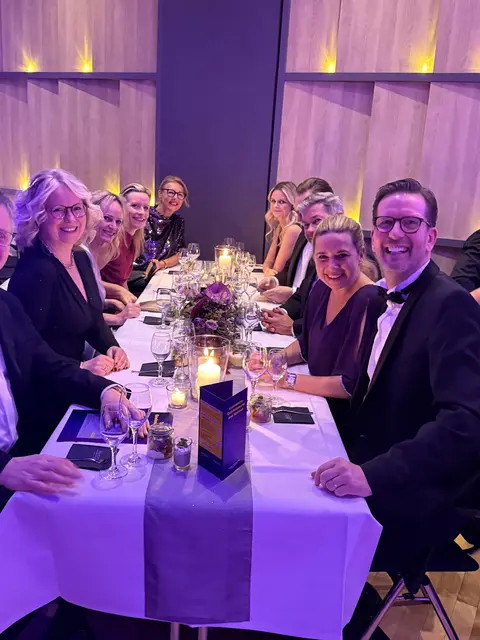 Beste Stimmung an den Tischen | Foto: Lions Club Buchholz-Norhdeide