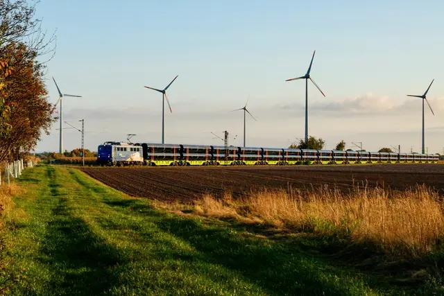 Ein evb-Röhrenzug auf dem Weg von Mülheim (Ruhr) nach  Fredenbeck | Foto: Pau Sommerfeld Acebrón
