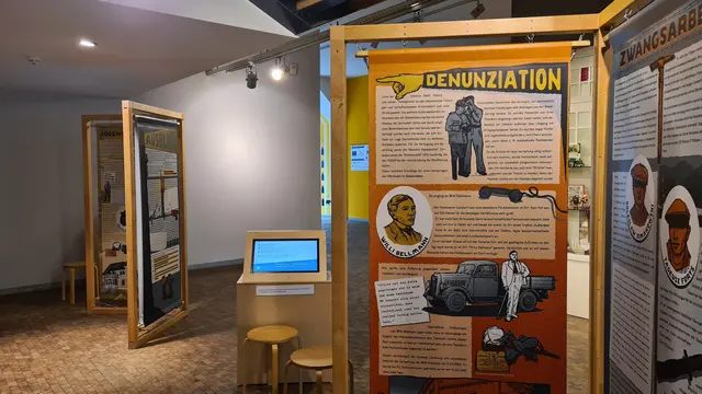Einblicke in die neue Sonderausstellung „Mitten unter uns – Stolpersteine in der Samtgemeinde Tostedt“