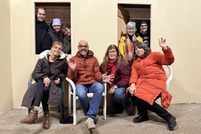 Ensemble der Theatergruppe des MTV Ashausen/Gehrden 08 beim Proben | Foto: Maja Köhlmoos