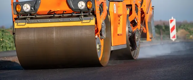 Der Landkreis Stade plant auch im Jahr 2026 zahlreiche Sanierungsmaßnahmen für seine Kreisstraßen | Foto: Adobe Stock/Mario Hoesel