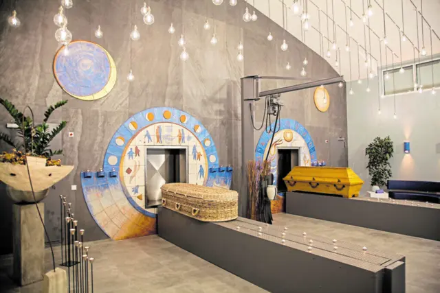 Von Künstlern gestalteter Übergabebereich an das Feuer | Foto: Feuerbestattungen Stade