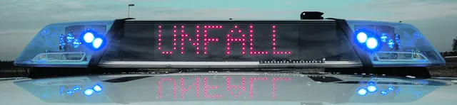 Polizei Unfall Anzeige Symbolbild | Foto: YY_abr68