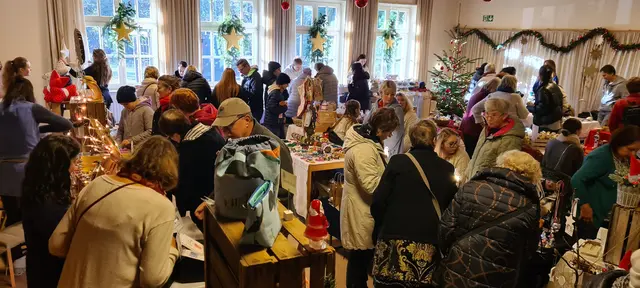 Immer viel los: der Harmstorfer Weihnachtsmarkt, hier ein Foto aus dem vergangenen Jahr | Foto: Archiv/ Silvia Maack