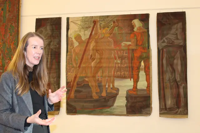 Das Monumentalwerk "Tatkraft" galt lange als verschollen, erläutert Katharina Groth  | Foto: pöp