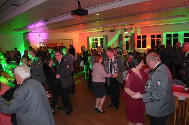 Beim Brackeler Königsball herrscht immer ausgelassene Stimmung | Foto: Heiko Neumann