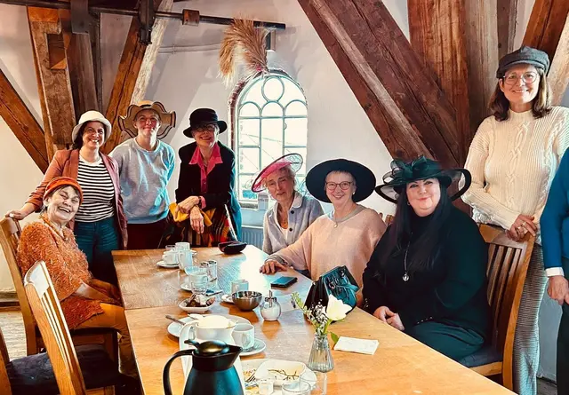 Zu dem Treffen wird Hut getragen | Foto: Sonja Gröning