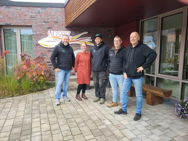 von links nach rechts: Karsten Bartz, Vivien Bludau, Maxemilian Kral, Thorsten Tattenberg, Andy Wagenknecht | Foto: Cars_und_BBQ