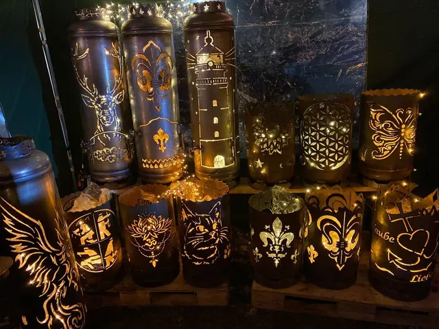 Mit den Feuertonnen kann sich jeder den Lichterglanz auch mit nach Hause nehmen | Foto: Biggi Hinz