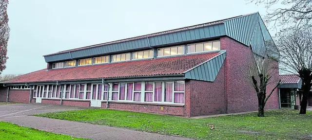 Die Photovoltaikanlage auf dem Dach der Mehrzweckhalle soll unter das Dach der GmbH geholt werden | Foto: ig