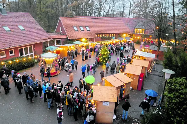 Feierliche Eröffnung des Marktes nach dem Gottesdienst  | Foto: Kirche Fredenbeck