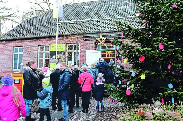 Andrang beim Weihnachtsmann in der Villa | Foto: sb