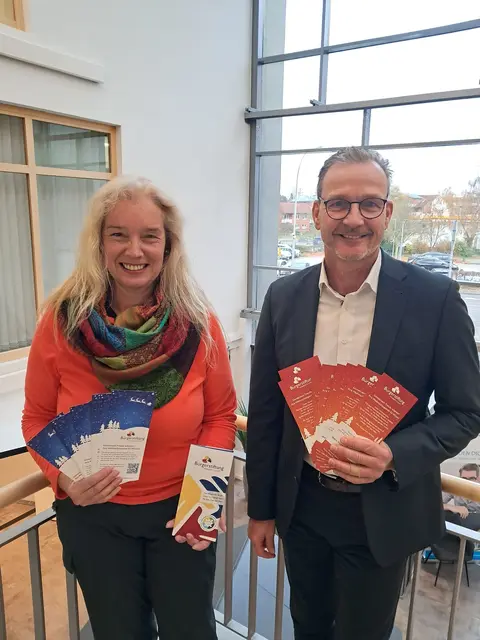 Sabine Neumann-Heinen und Hans-Georg Preuß sammeln Spenden für eine Wasserspiellandschaft | Foto: Anika Werner