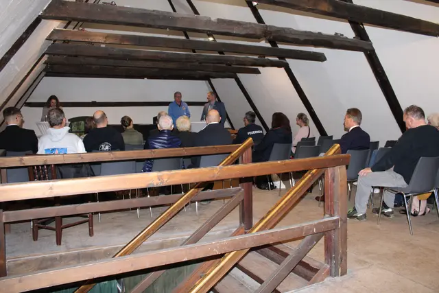 Begrüßt wurden die Vereinsvertreter beim Geschichts- und Museumsverein in der Holmer Mühle  | Foto: jvp