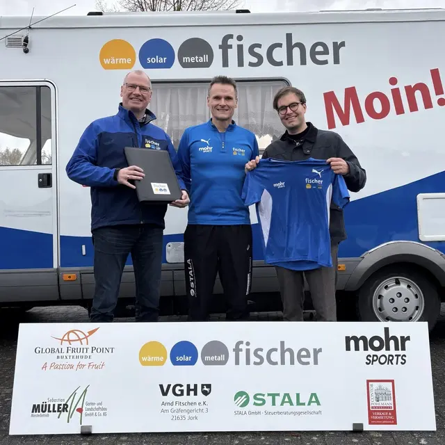 v.l. :  Sponsor Heiko Fischer , Udo Feindt (Teamchef Fischer-Mohr-Laufteam) und  Sponsor Julius Mohr  | Foto:  Justyna Kwiatkowska